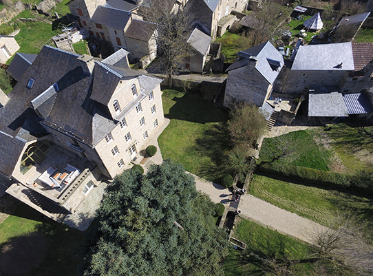 La maison et sa dépendance